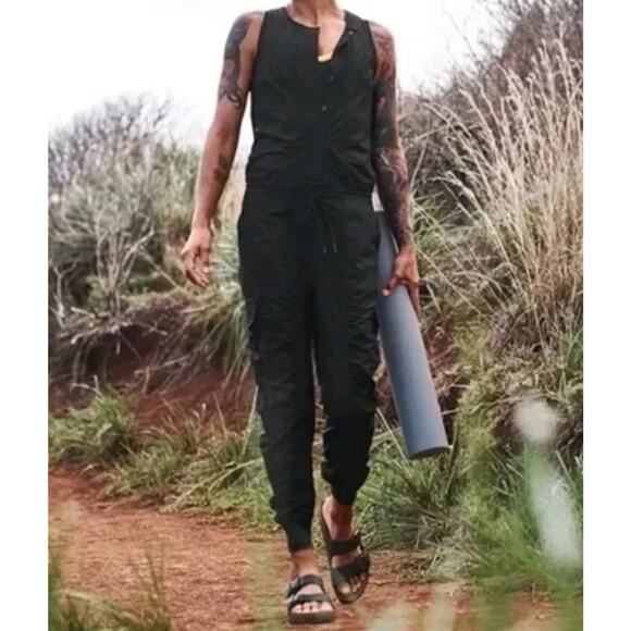 Athleta Canopy Parachute One Piece Cargo Jogger Jumpsuit Sleeveless Pocket 2 XS - Picture 2 of 11